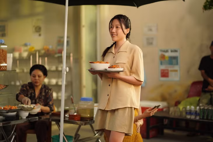 Phần lớn thời lượng phim là những cảnh chửi bới, mâu thuẫn gia đình.