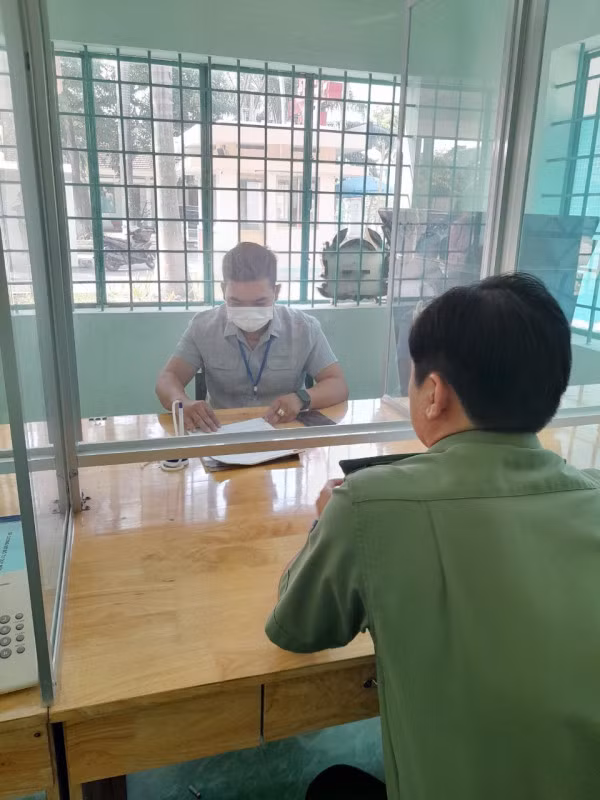 Cán bộ Công an làm việc với ông N.