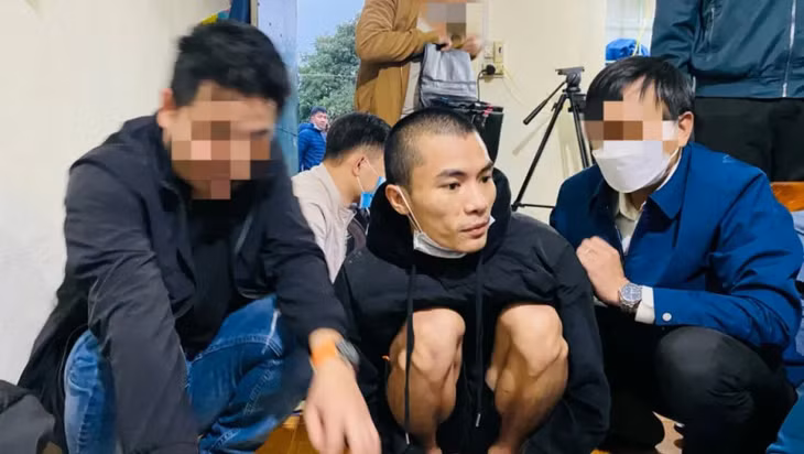 Đối tượng Trần Đức Long bị bắt giữ cùng tang vật vụ án.