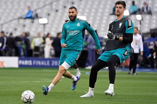 Benzema và Courtois không có tên trong danh sách bay đến Morocco.