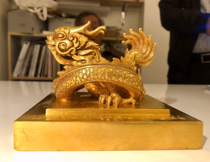 Ấn vàng “Hoàng đế chi bảo“. Ảnh: Tư liệu Cục Di sản văn hoá