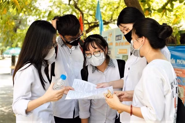 Đề thi tốt nghiệp THPT năm 2023 do Bộ GD&amp;ĐT xây dựng, với dự kiến giữ ổn định như năm 2022.
