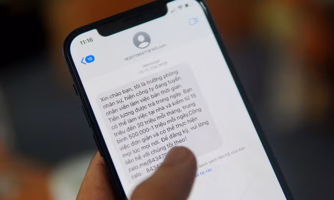 Một tin nhắn rác được gửi đến iMessage người dùng. Ảnh: Lưu Quý