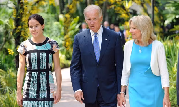 Nga cam nhap canh doi voi vo va con gai Tong thong Joe Biden hinh anh 1