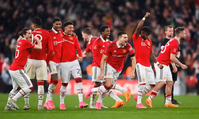 Cầu thủ Man Utd mừng chiến thắng trước Brighton ở loạt đá luân lưu bán kết Cup FA trên sân Wembley, thành phố London, Anh ngày 23/4/2023. Ảnh: FA