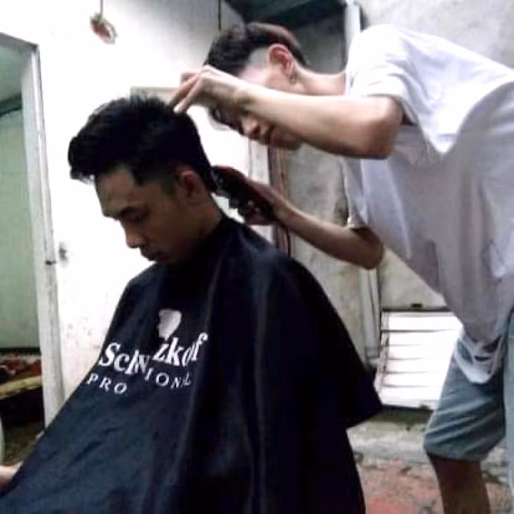 Nghề cắt tóc trở thành nguồn thu và nuôi dưỡng đam mê âm nhạc của Double2T.