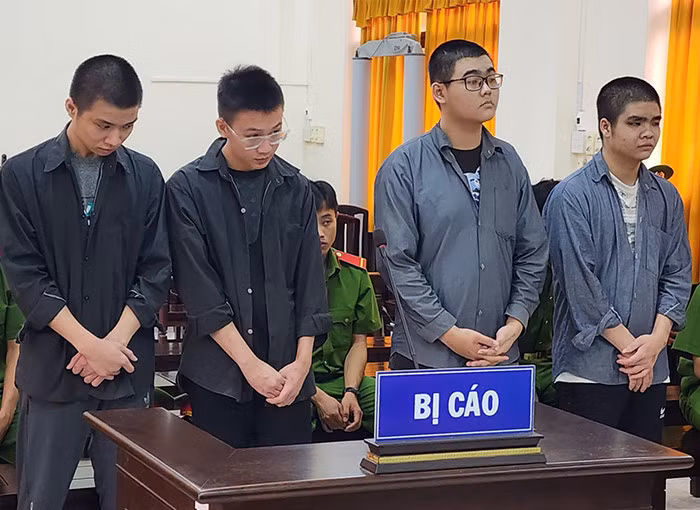 4 bị cáo tại phiên xét xử.