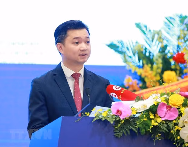 Be mac Hoi nghi Nghi sy Tre Toan cau lan thu 9 tai Ha Noi hinh anh 3