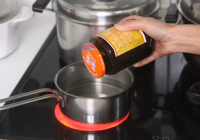 7 cách mở nắp chai bị vặn quá chặt ảnh 4 7 cách mở nắp chai bị vặn quá chặt ảnh 4