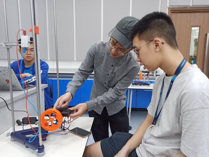 Muốn có những sinh viên suất sắc không thể thiếu những người thầy xuất sắc. (Ảnh Minh Sơn/Vietnam+)