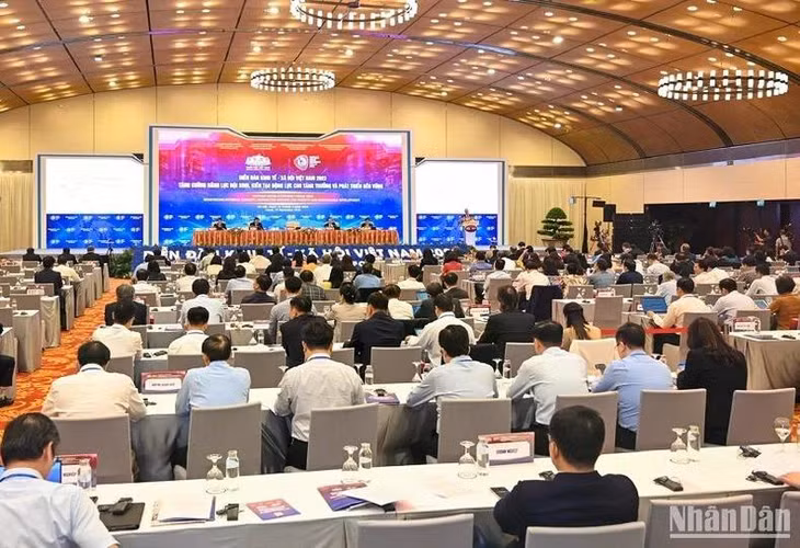 Quang cảnh Phiên toàn thể chiều 19/9. (Ảnh: DUY LINH)