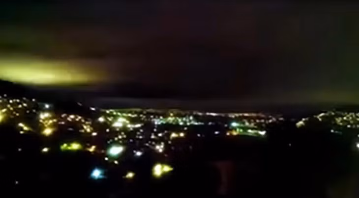 Ánh sáng động đất nhìn thấy ở Mexico - Ảnh: CNN