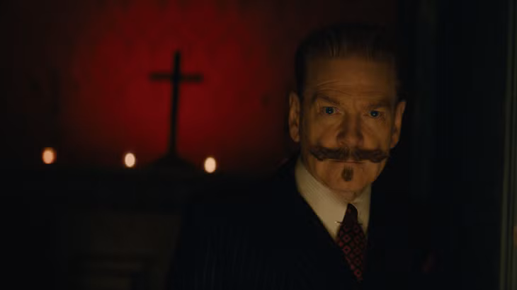 Trong sự nghiệp phá án, đây là lần đầu Hercule Poirot đối mặt với hiện tượng siêu nhiên không thể lý giải - Ảnh: IMDb