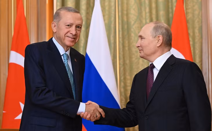 Tổng thống Nga Vladimir Putin (phải) và người đồng cấp Thổ Nhĩ Kỳ Recep Tayyip Erdogan. Ảnh: Sputnik
