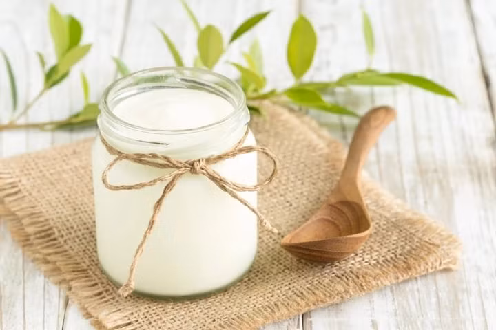 Sữa chua là món ăn được ưa chuộng và quen thuộc mỗi ngày. (Ảnh minh hoạ)