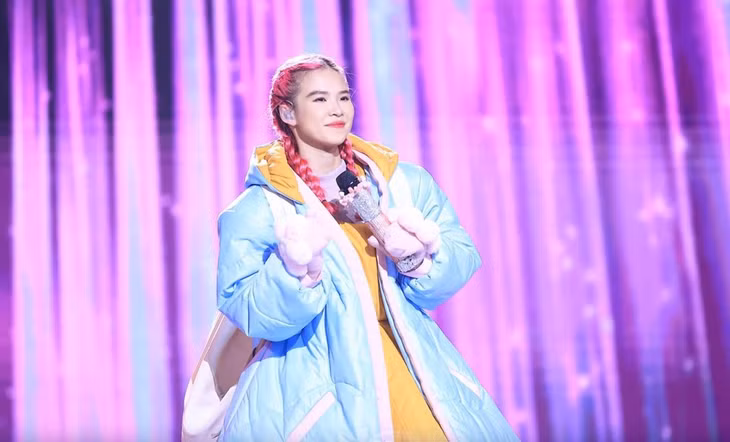 Mascot Cừu Bông là ca sĩ Khởi My.