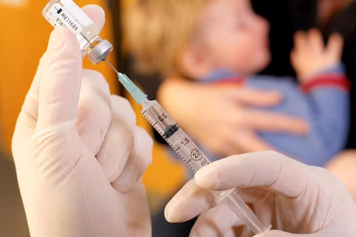 Cần tiêm phòng vaccine để phòng bệnh thủy đậu.