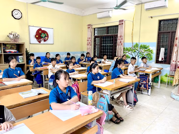 Tiết học của học sinh Trường TH-THCS-THPT Nguyễn Bỉnh Khiêm (TP Hạ Long).