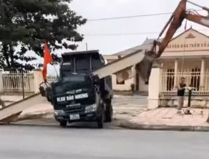 Hiện trường vụ tai nạn. Ảnh: (cắt từ clip)