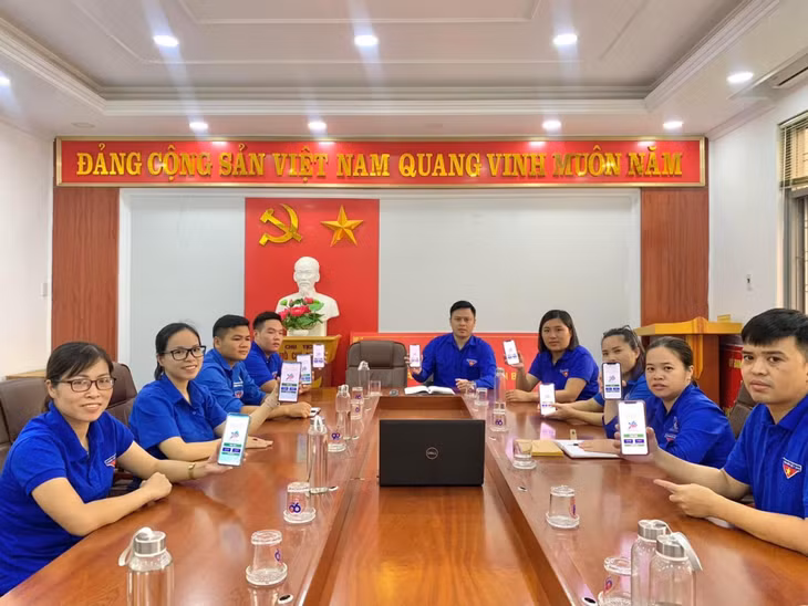 Lực lượng ĐVTN Quảng Ninh đóng vai trò nòng cốt trong tuyên truyền, vận động, hướng dẫn người dân tham gia Cuộc thi.