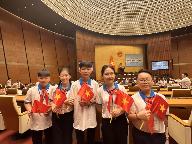 Đoàn Quảng Ninh có 5 thiếu nhi tiêu biểu tham dự Kỳ họp giả định 