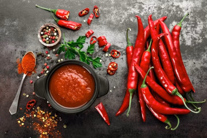 Ăn đồ quá nóng, hay quá cay trong thời gian dài có thể gây ung thư đường ruột.