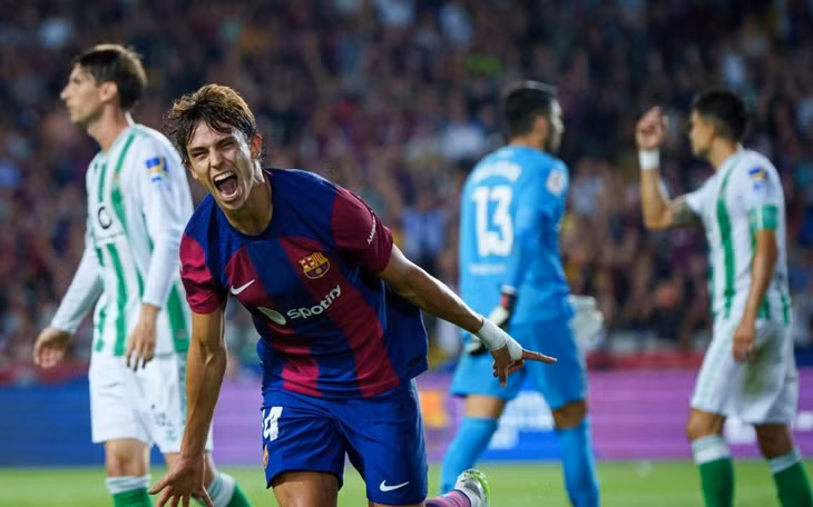 Felix phấn khích sau khi ghi bàn. Ảnh: FC Barcelona