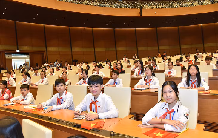 Đại biểu trẻ em dự phiên họp giả định Quốc hội trẻ em lần thứ nhất. Ảnh: Lâm Hiển