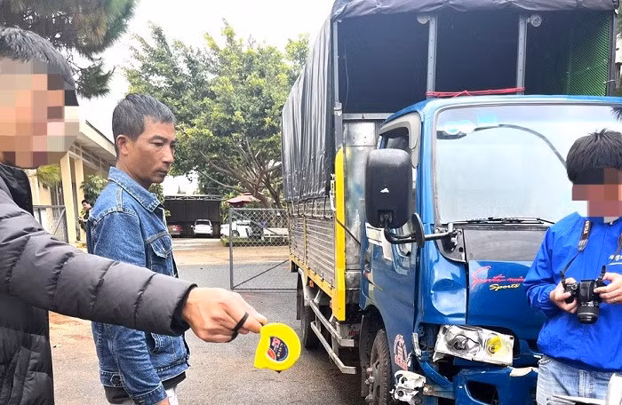 Trần Văn Chức và xe ôtô gây tai nạn.