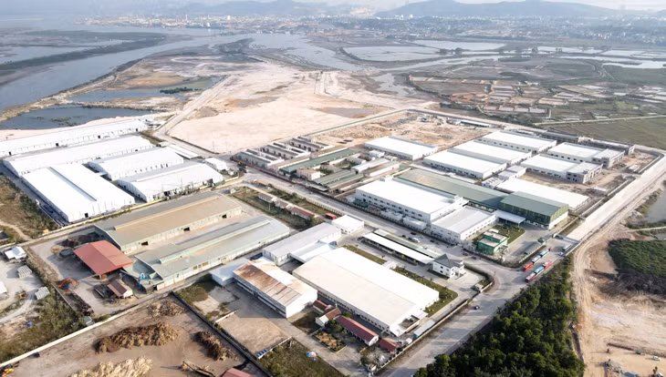 Toàn cảnh nhìn từ trên cao KCN Việt Hưng giai đoạn 1. Ảnh: Mạnh Trường