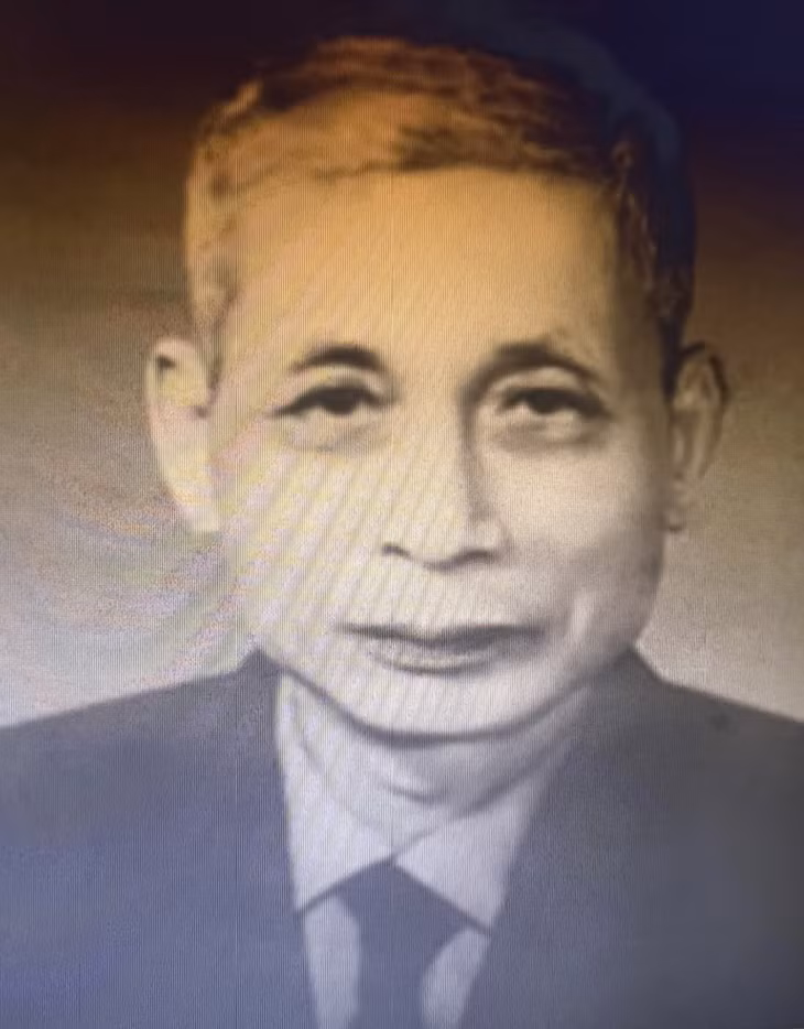 Nhà báo Hoàng Tùng