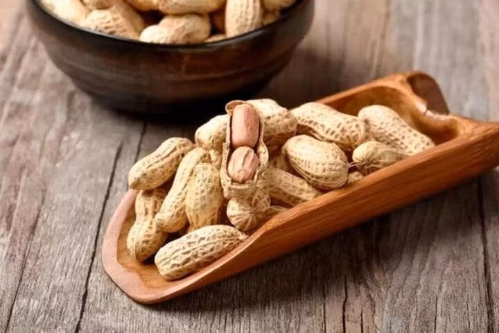 Lạc là loại hạt rẻ tiền nhưng có tác dụng tốt cho sức khỏe. (Nguồn: Aboluowang)