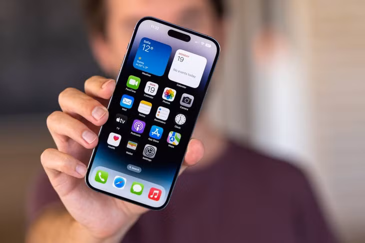 Nhiều iPhone gặp tình trạng hao pin, nóng máy sau khi cập nhật hệ điều hành iOS 17 (Ảnh: GSMArena).