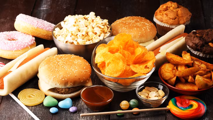Thực phẩm chế biến sẵn là nguyên nhân gây nhiều loại bệnh. Ảnh minh họa: Health Digest