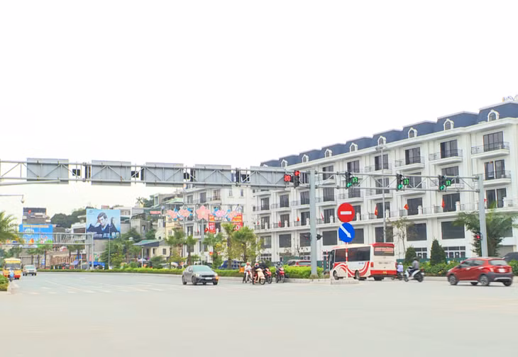 Hệ thống camera giám sát giao thông được lắp đặt tại ngã tư Long Toòng (TP Hạ Long).
