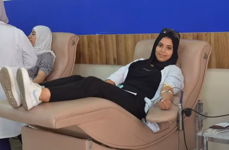 Cô Houda al-Bass đã liên tục hiến máu cho nạn nhân động đất. Ảnh: Al Jazeera