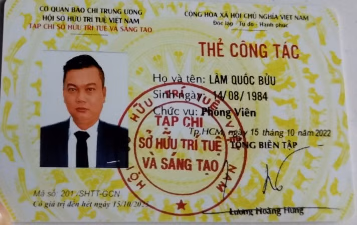 Thẻ công tác của Bửu.