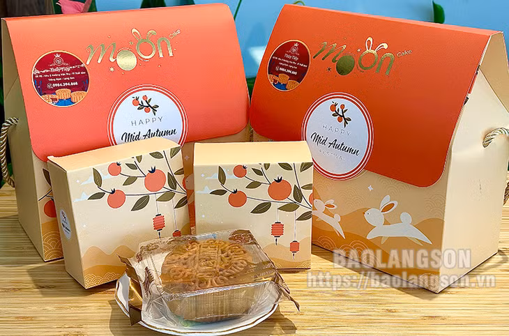 Mẫu hộp bánh bắt mắt cho Trung thu của cơ sở Bánh nướng Thuý Tiệp.