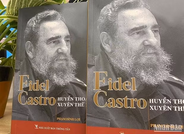 Hai cuon sach khac hoa chan dung cua Chu tich Cuba Fidel Castro hinh anh 1