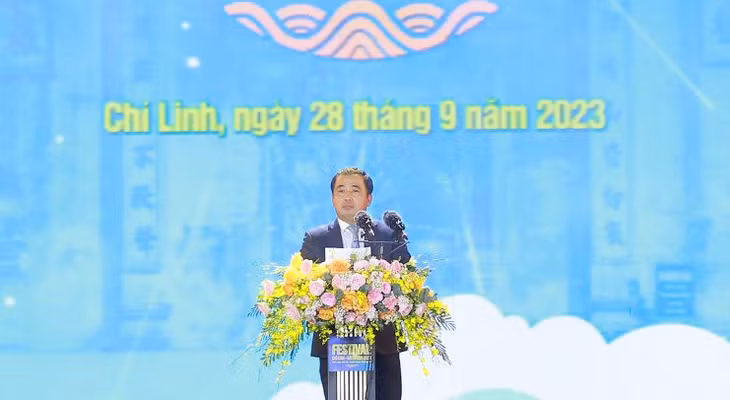 Đồng chí Trần Đức Thắng, Ủy viên Trung ương Đảng, Bí thư Tỉnh ủy Hải Dương phát biểu đánh giá cao và ghi nhận sáng kiến của TP Chí Linh tổ chức Festival Chí Linh - Hải Dương 2023.