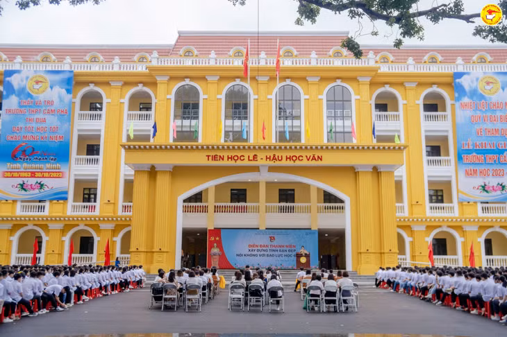 Trường THPT Cẩm Phả tổ chức chương trình ngoại khóa Diễn đàn thanh niên tháng 9/2023.
