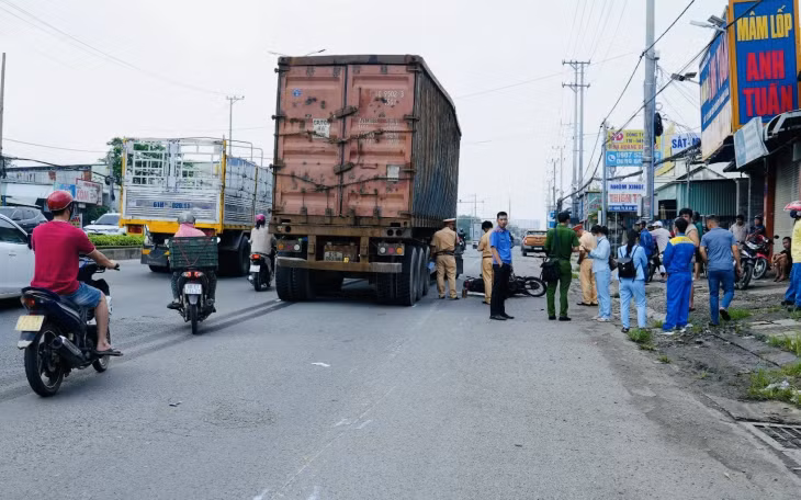 Hiện trường vụ tai nạn khiến người đàn ông 60 tuổi tử vong.
