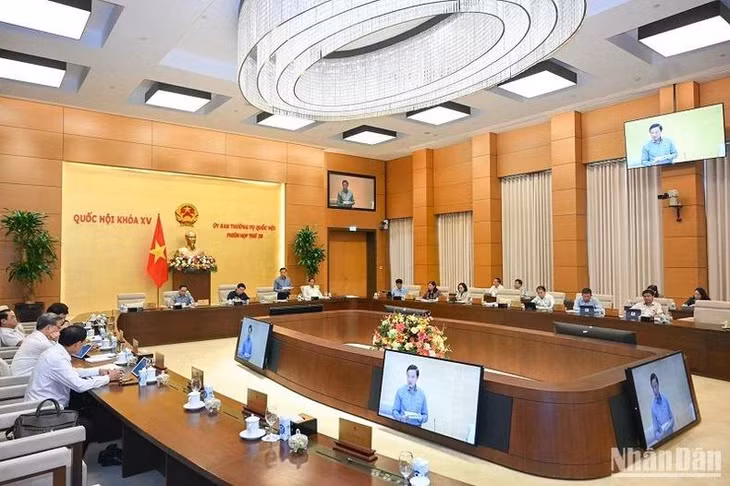 Quang cảnh phiên họp. (Ảnh: DUY LINH)