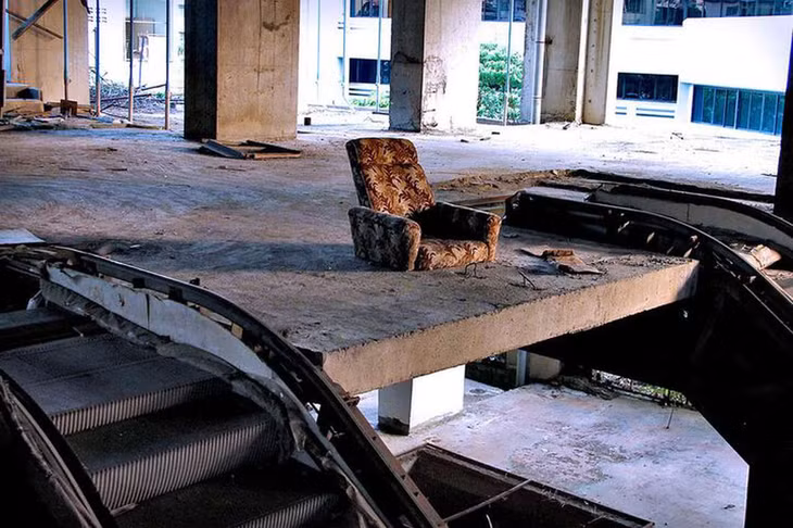 Rất nhiều năm qua, khu vực bỏ hoang này trở thành địa điểm du lịch ăn khách. Ảnh: AP