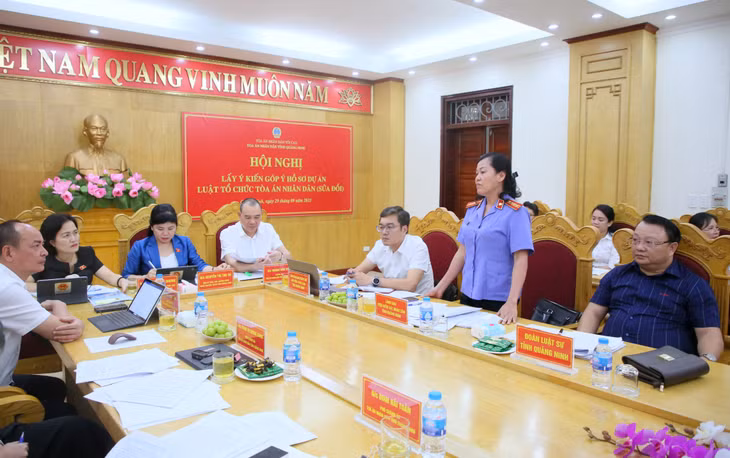 Các đại biểu phát biểu đóng góp ý kiến tại hội nghị.