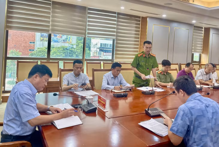 Lãnh đạo Công an TP Hạ Long thông tin về những giải pháp trong xử lý tình trạng xe taxi dù.