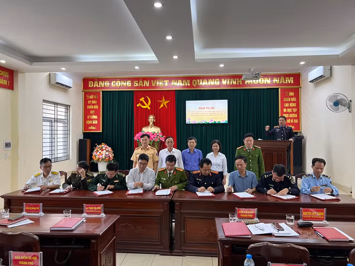 VKSND thành phố ký quy chế phối hợp liên ngành với các đơn vị về công tác tiếp nhận, giải quyết tin báo, tố giác về tội phạm và kiến nghị khởi tố. Ảnh: Đơn vị cung cấp