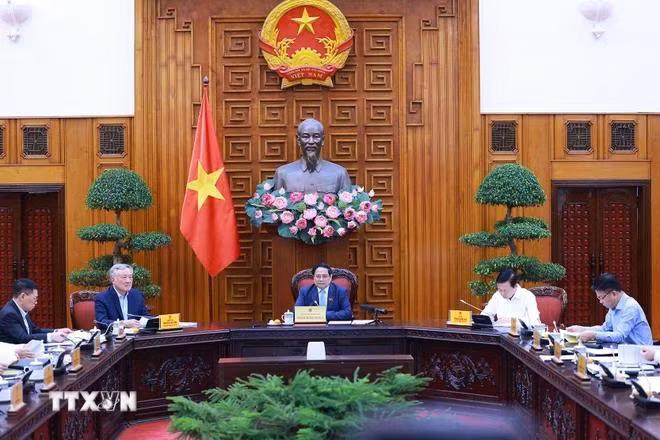 Thủ tướng Phạm Minh Chính chủ trì Phiên họp thứ nhất Ban Chỉ đạo tổng kết thực hiện Nghị quyết số 18-NQ/TW về đổi mới, sắp xếp tổ chức bộ máy. (Ảnh: Dương Giang/TTXVN)