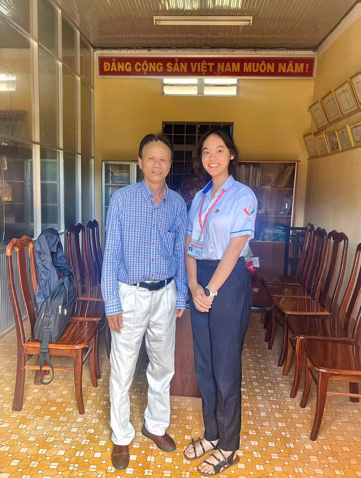 Thầy Ngọc được nhiều học sinh yêu mến (Ảnh: Gia Hân)