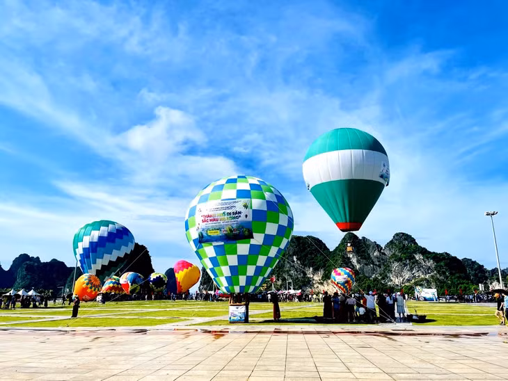 Dịp Quốc khánh 2/9, lần đầu tiên Lễ hội khinh khí cầu “Thành phố Di sản - Sắc màu Hạ Long”, tổ chức tại Quảng Ninh.